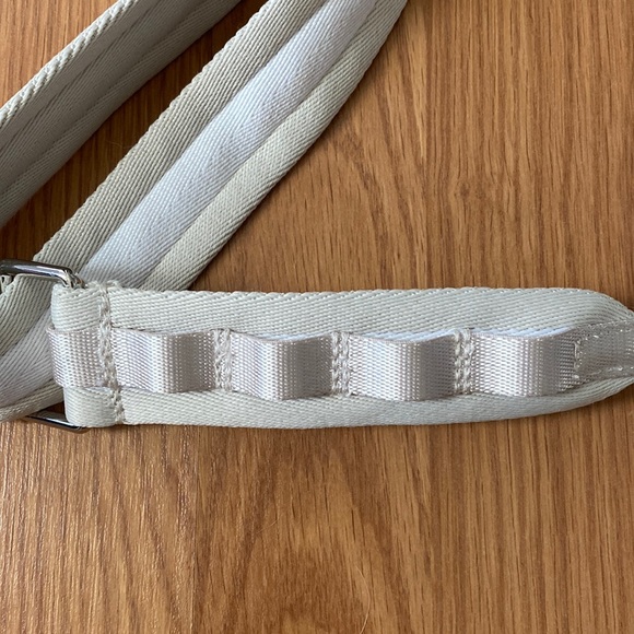 ❤️ Lululemon Everywhere Cross Body Bag Trench/White Opal - Picture 5 of 7